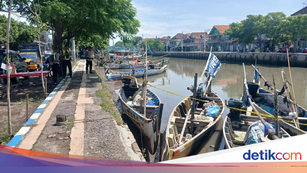 Ricuh Antarnelayan di Pasuruan: 2 Orang Terluka, 11 Perahu Dibakar