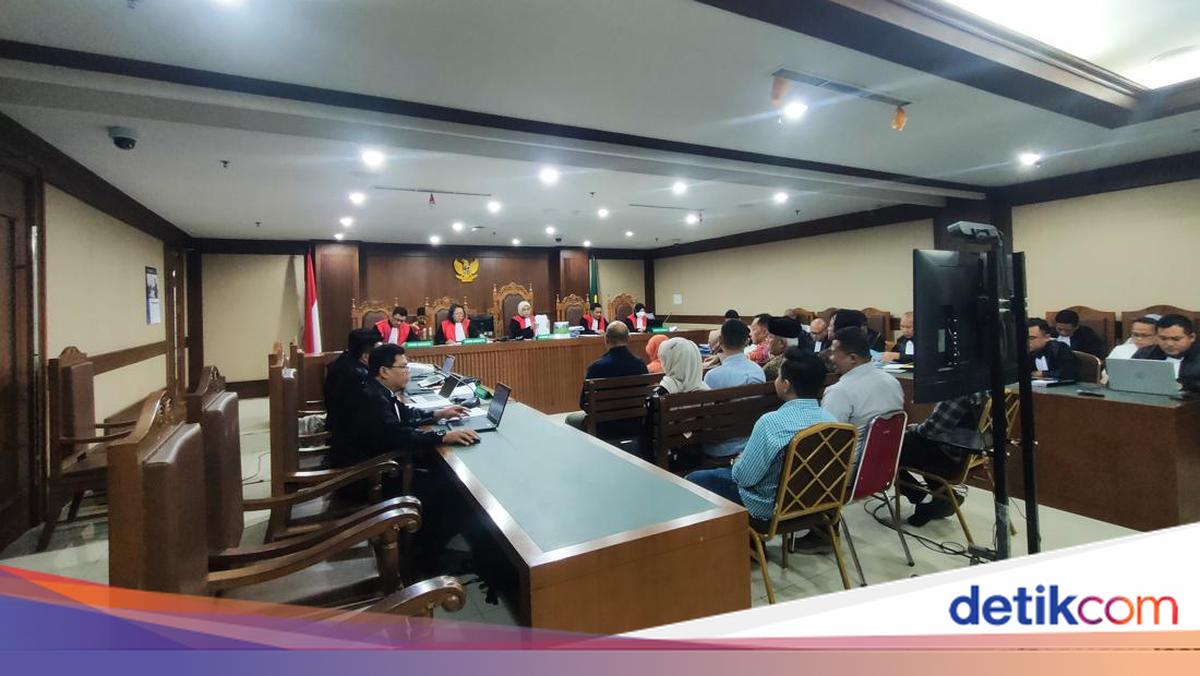 Saksi Sebut Terdakwa Korupsi Izin TKA Minta Dibelikan Innova Reborn Rp 398 Juta