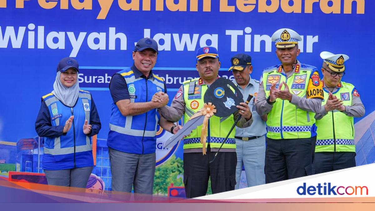 Perkuat Kolaborasi, Kakorlantas Terima 15 Unit Kendaraan PJR untuk Ditlantas Polda Jatim