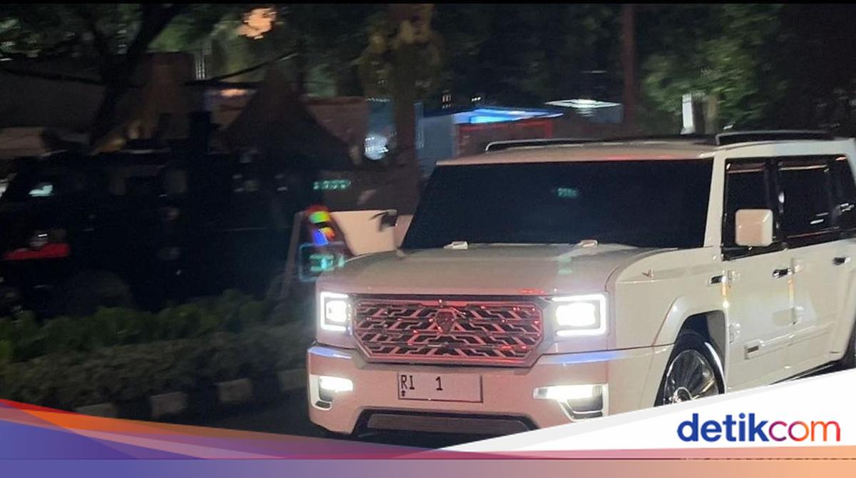 Syukuran HUT Ke-18 Gerindra, Prabowo Tiba di Kertanegara