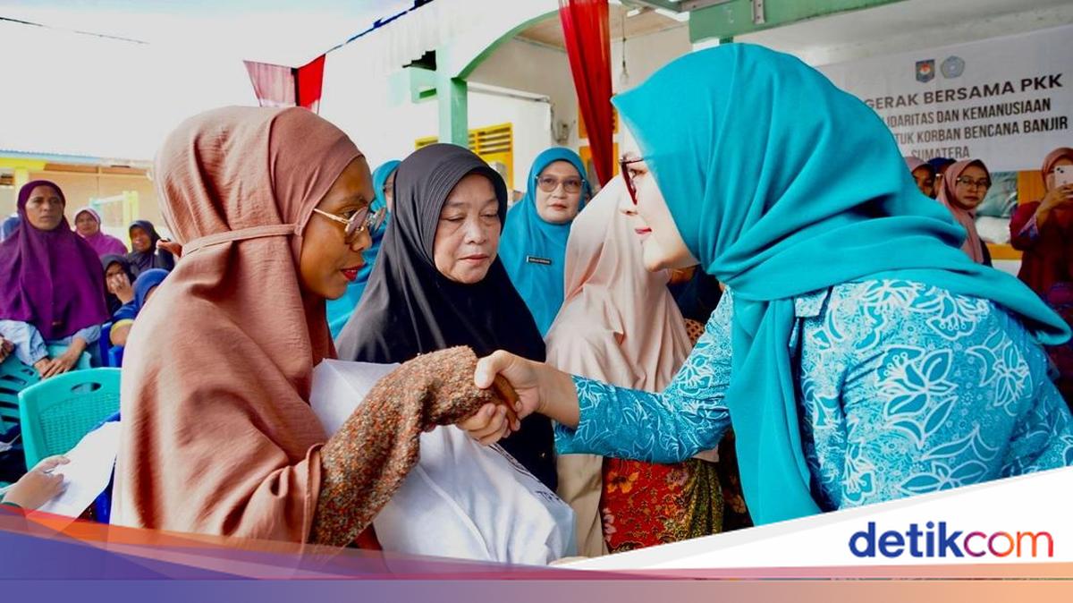 TP PKK Pusat Salurkan Paket Bantuan ke Korban Bencana di Agam