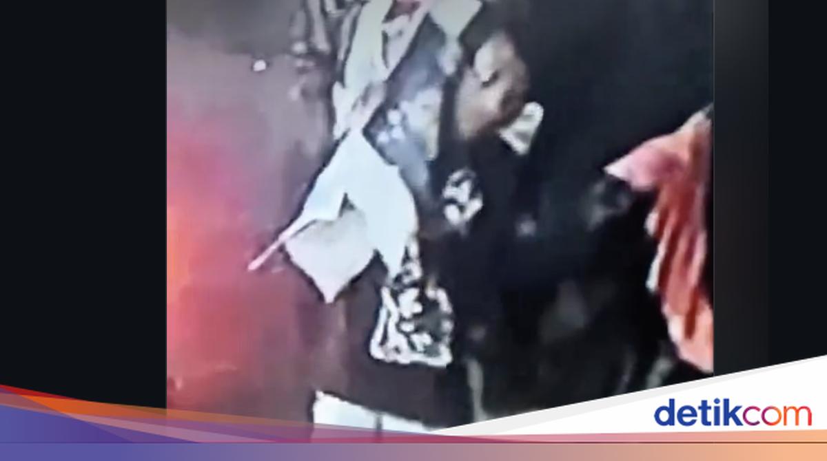 4 Fakta Terkuak soal Pria Diduga Gendong Mayat Rupanya Bawa Biawak