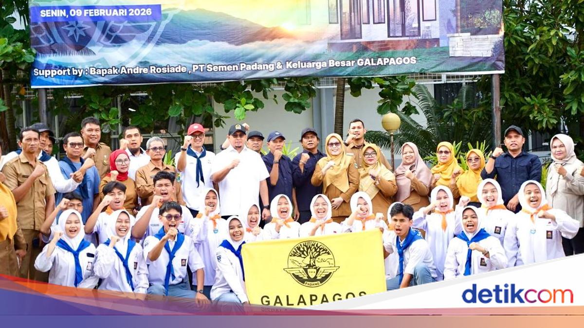 Andre Rosiade Letakkan Batu Pertama Sekretariat Galapagos SMAN 1 Padang
