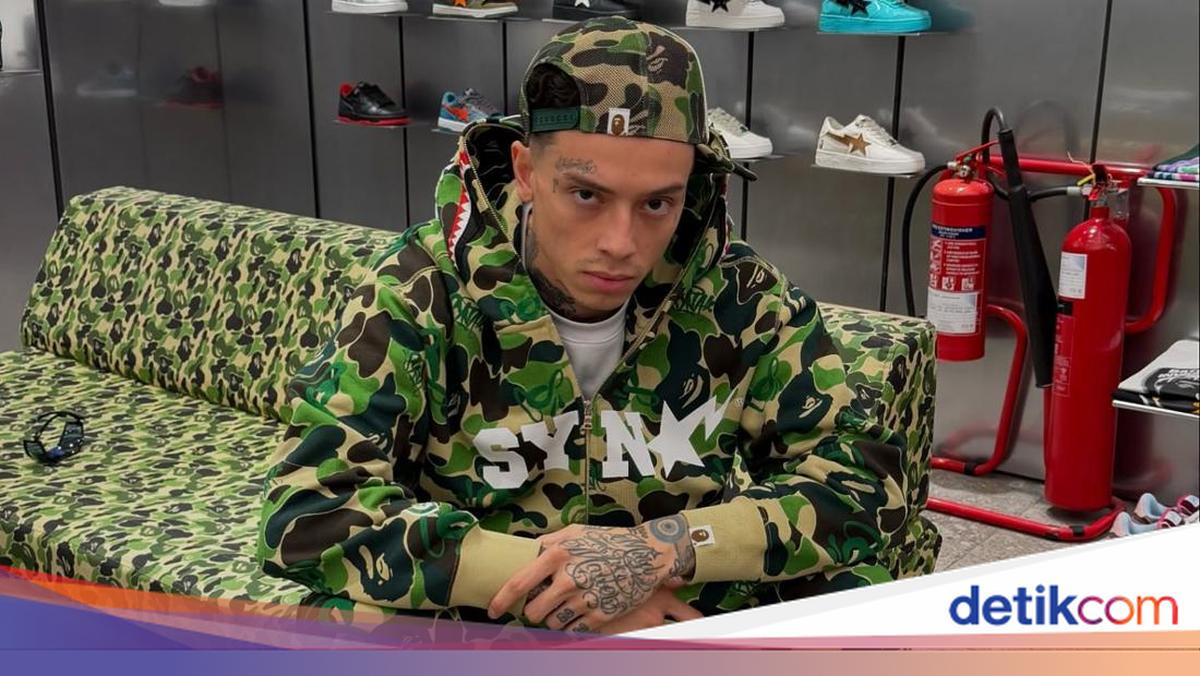 Rapper Inggris Central Cee umumkan masuk Islam. Ia juga ganti nama jadi Akil atau Aqeel. Simak kisah lengkapnya.

Via: @detikHikmah