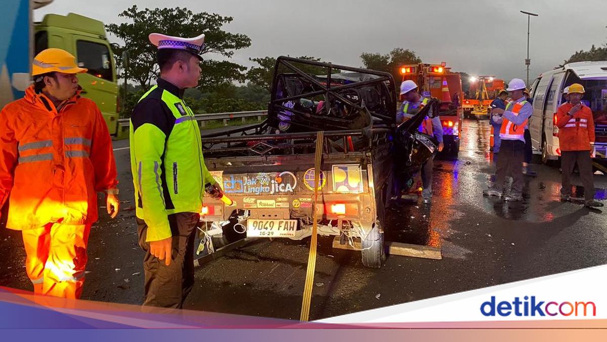 Kecelakaan maut di Tol Cipali KM 85 B melibatkan mobil pikap dan truk, menyebabkan satu korban jiwa. Pengemudi diimbau untuk lebih waspada saat berkendara.

Via @detikjabar_