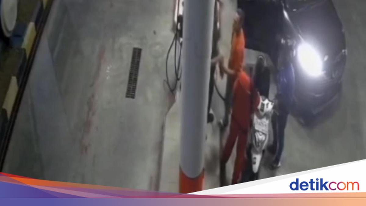 Seorang pria diduga oknum ASN berinisial J diduga melakukan penganiayaan terhadap 4 karyawan SPBU di Parengan, Tuban, Jawa Timur. Pelaku kini telah ditangkap dan dikeler ke Polres setempat.

via @detikjatim_