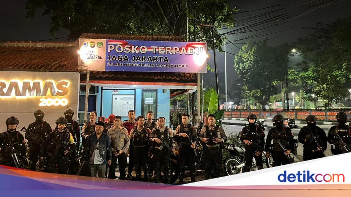 Patroli Jaga Jakarta, Brimob Polda Metro Amankan 4 Pemuda Bersajam