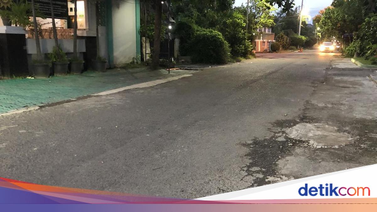 Seorang mahasiswi Jogja nekat mengejar dan menabrak jambret yang mencuri ponselnya. Pelaku berhasil ditangkap warga setelah kejar-kejaran. Begini detik-detik peristiwa itu!

via @detikjogja_