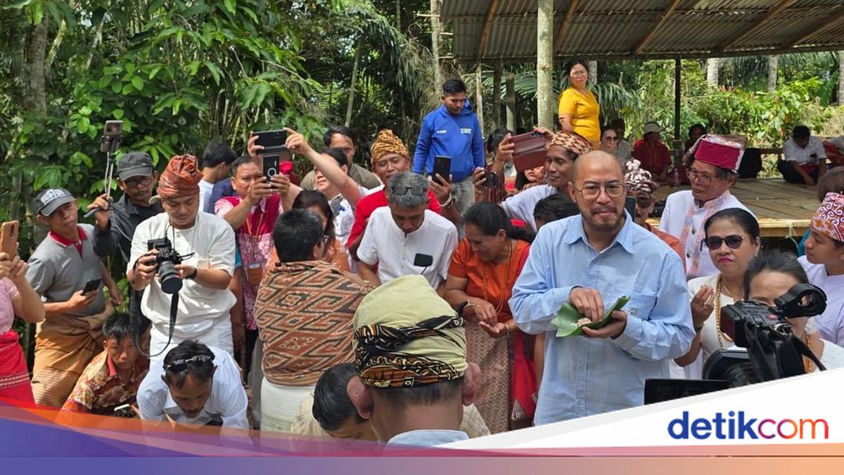 Pandji Pragiwaksono Jalani Ritual Permohonan Maaf ke Leluhur Toraja Hari Ini