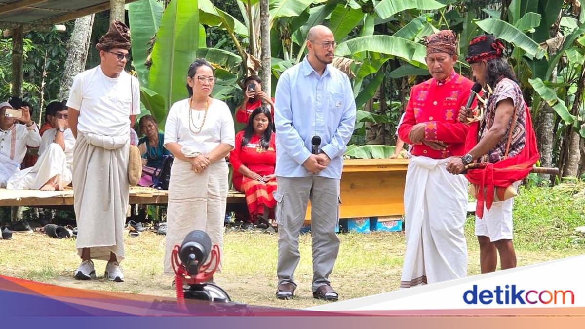 Hakim adat Toraja turut menjelaskan kepada Pandji soal alasan kematian di Toraja menjadi sangat mahal.

Via: @detiksulsel_