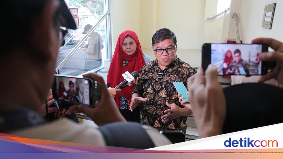Putusan Sengketa Salinan Ijazah Jokowi di KIP Ditunda