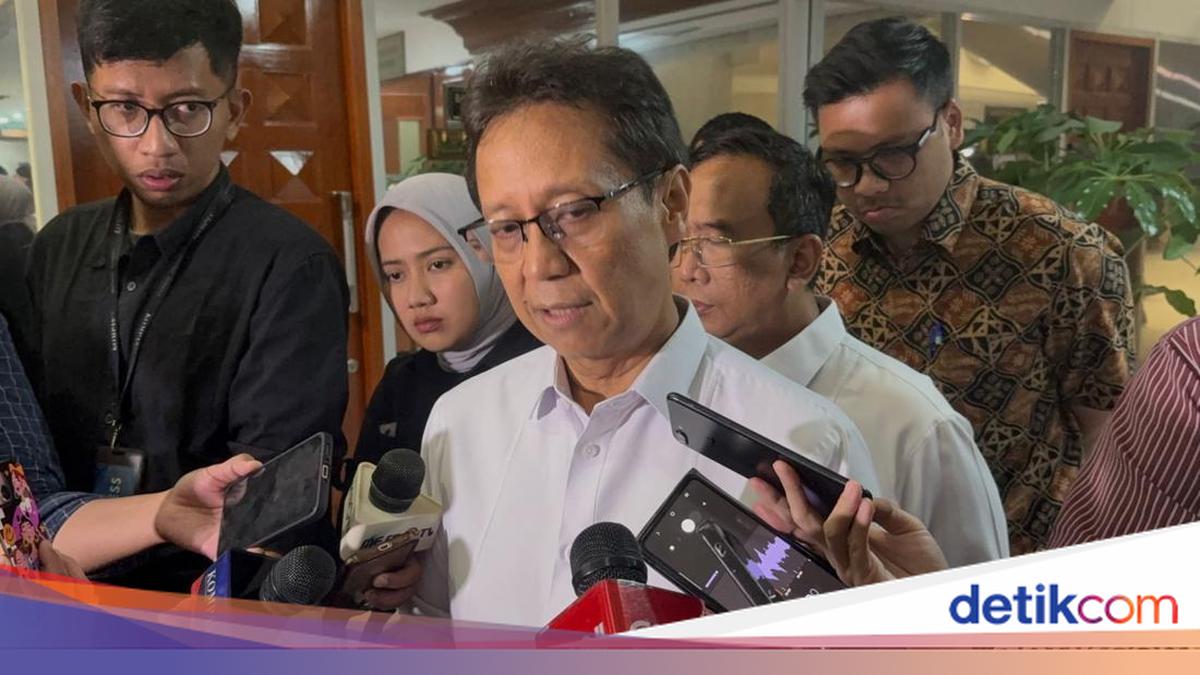 Menkes Ungkap 3 Bahaya Abu Anak Krakatau: Kalau Bisa Jangan Keluar Rumah