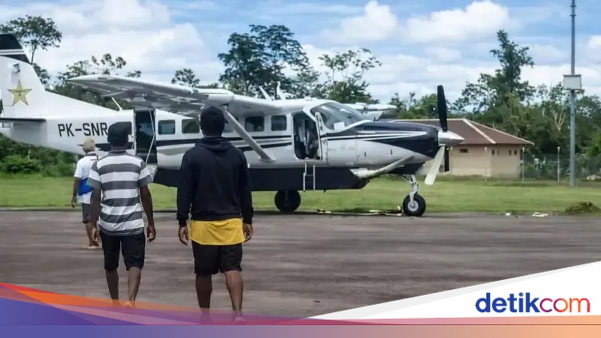 5 Fakta Pesawat Smart Air Ditembaki di Papua