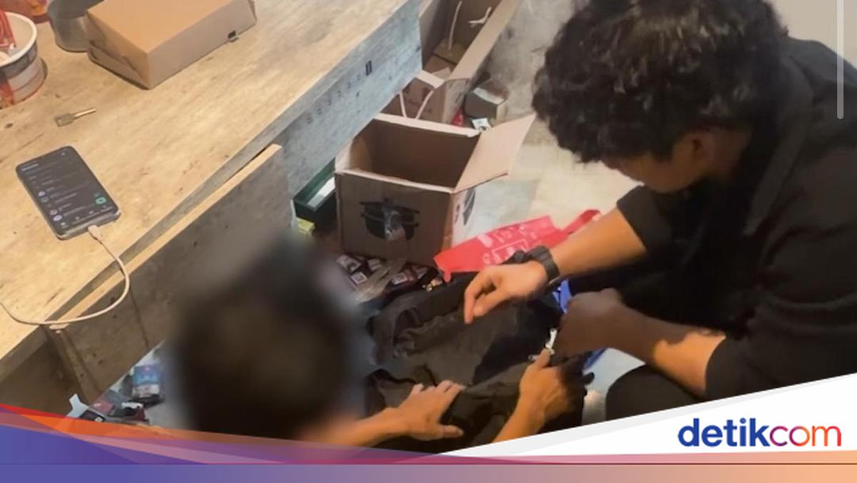 Detik-detik Polisi Sergap Pengedar Vape Isi Narkoba 'Zombi' di Jakarta