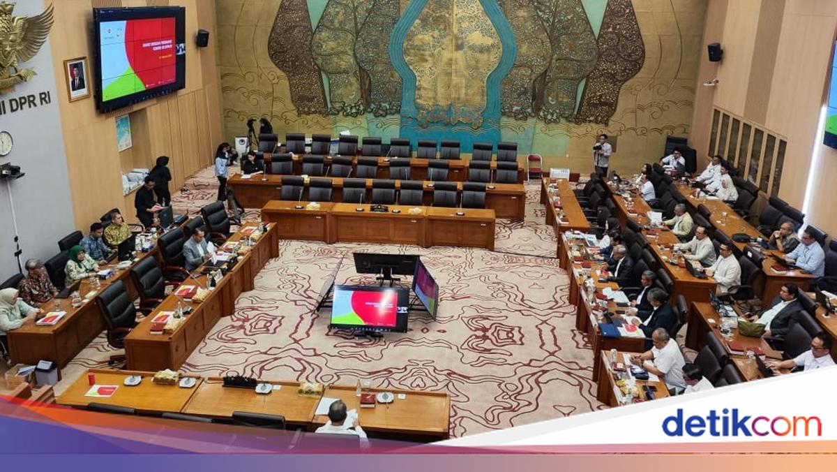 Fraksi PDIP Tuding Bahlil Bohong soal Lifting Migas, Golkar Tak Terima