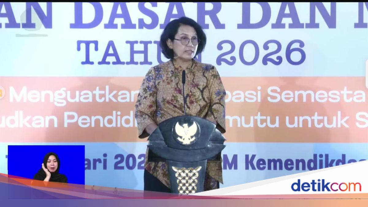 Sekjen Kemendikdasmen, Suharti menyampaikan rencana Kemendikdasmen menyatukan aspirasi pemangku kebijakan pendidikan di berbagai daerah lewat grup WA.
