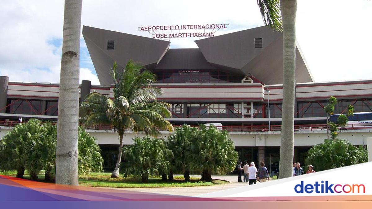 Pemerintah Rusia berencana mengevakuasi ribuan wisatawannya dari Kuba dalam beberapa hari ke depan, menyusul krisis bahan bakar yang terjadi di negara itu.