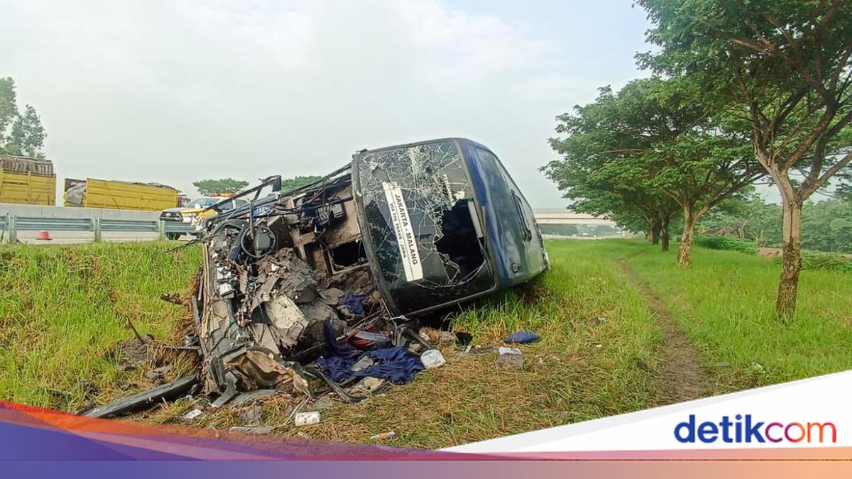 Satu Korban Kecelakaan Bus Indorent di Tol Ngawi Meninggal