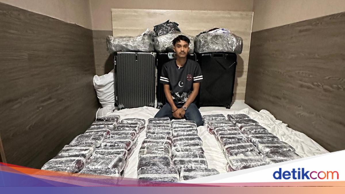 Kurir Narkoba WN Malaysia Ditangkap di Dumai, 99 Ribu Butir Happy Five Disita