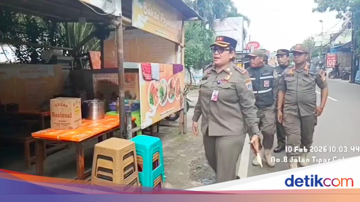 Ramai Kedai Bakso Disebut Serobot Trotoar di Jakut, Ini Kata Satpol PP