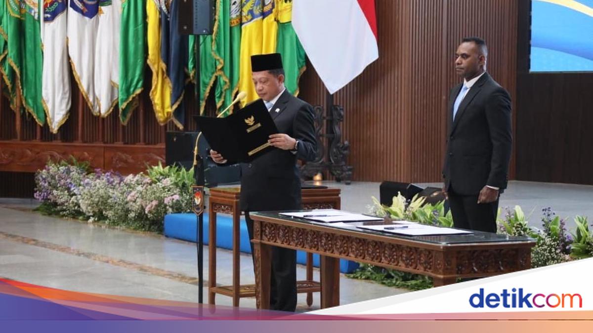 Mendagri Lantik Sejumlah Pejabat, Ingatkan Pentingnya Loyalitas &amp; Prestasi