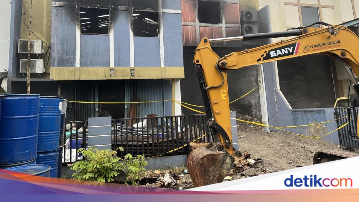 Bau Menyengat B3 Tercium di Pabrik Pestisida Terbakar Tangsel