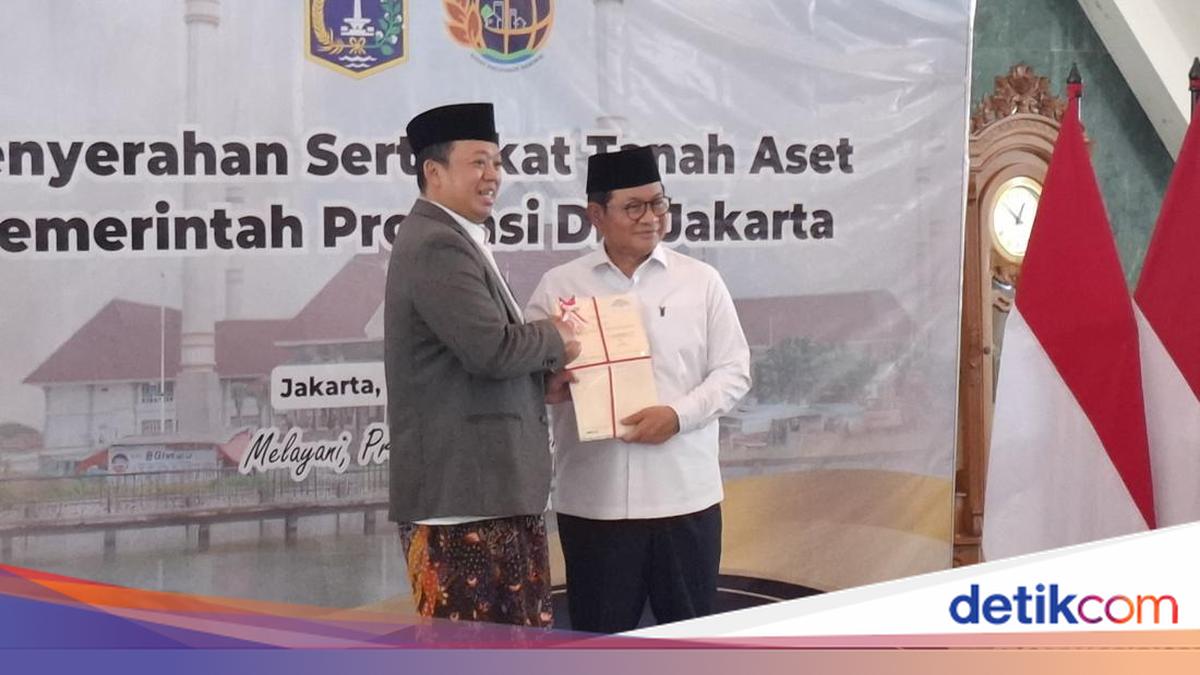 Menteri ATR/BPN Serahkan 3.922 Sertifikat Aset DKI Rp 102 T: Masuk MURI