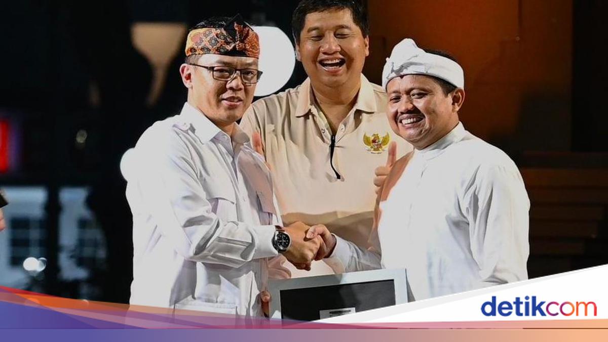 Bupati Sumedang Resmi Gabung Gerindra-Dapat KTA, Sekjen Sugiono Beri Pesan Ini