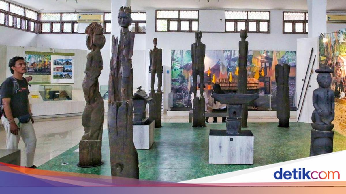 Patung Sapundu: Pilar Utama Ritual Kematian Tiwah Masyarakat Dayak Patung Sapundu dan Fungsinya dalam Ritual Kematian Tiwah Masyarakat Dayak