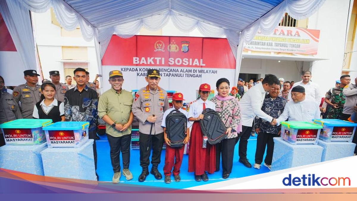 Kapolri-Ketua Komisi IV DPR Tinjau Huntara di Tapteng, Salurkan 16 Truk Bantuan
