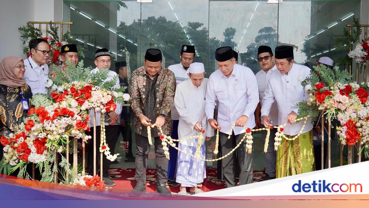 Perkuat Kopdes Merah Putih, Menkop Resmikan Torasera Nurja Berkah