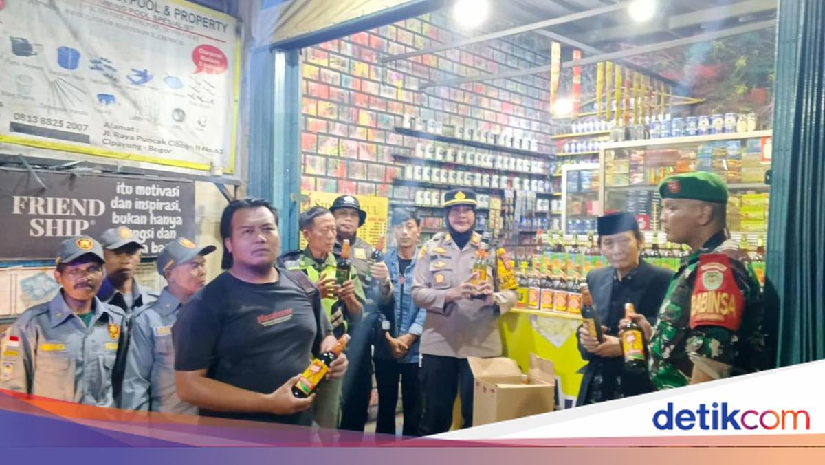 Razia Miras Ilegal di Puncak Bogor Jelang Ramadan, 50 Botol Disita Polisi