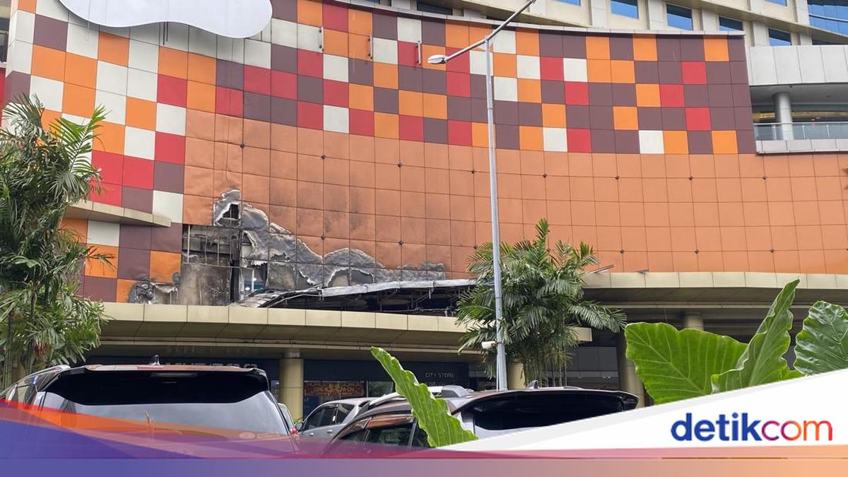 Mal Cibubur Usai Kebakaran: Reklame Terbakar, Operasional Tetap Normal