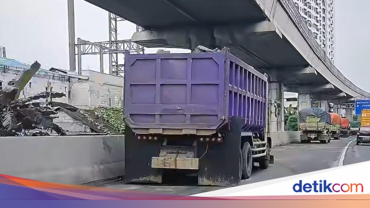 Libur Imlek 2026: Korlantas Sterilkan Bahu Jalan Tol dari Truk, Lalin Ramai Lancar