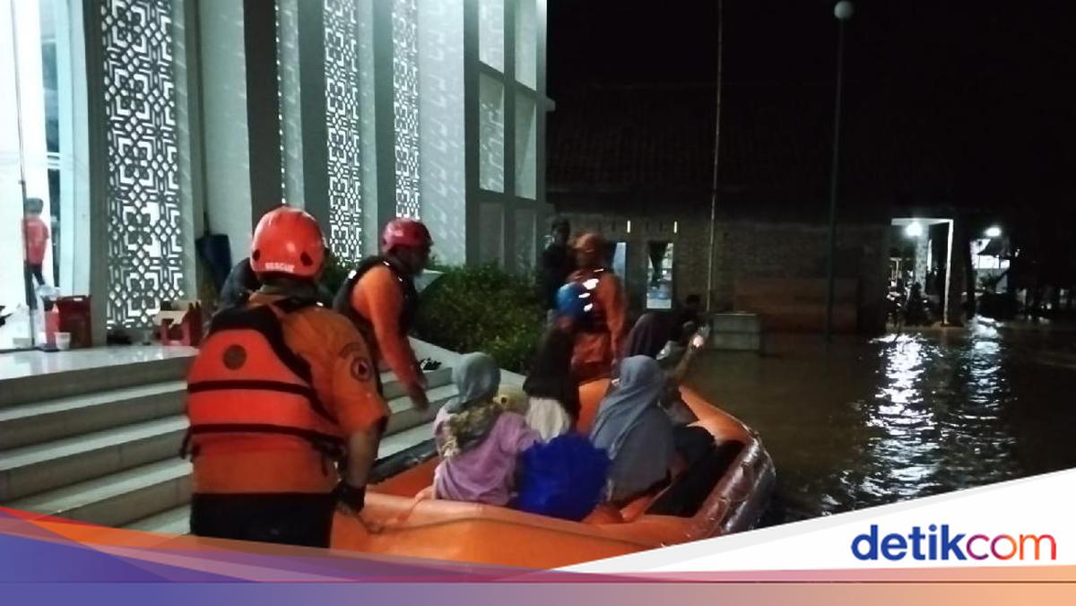 Sungai Meluap, Ratusan Rumah di Ciamis Terendam Banjir