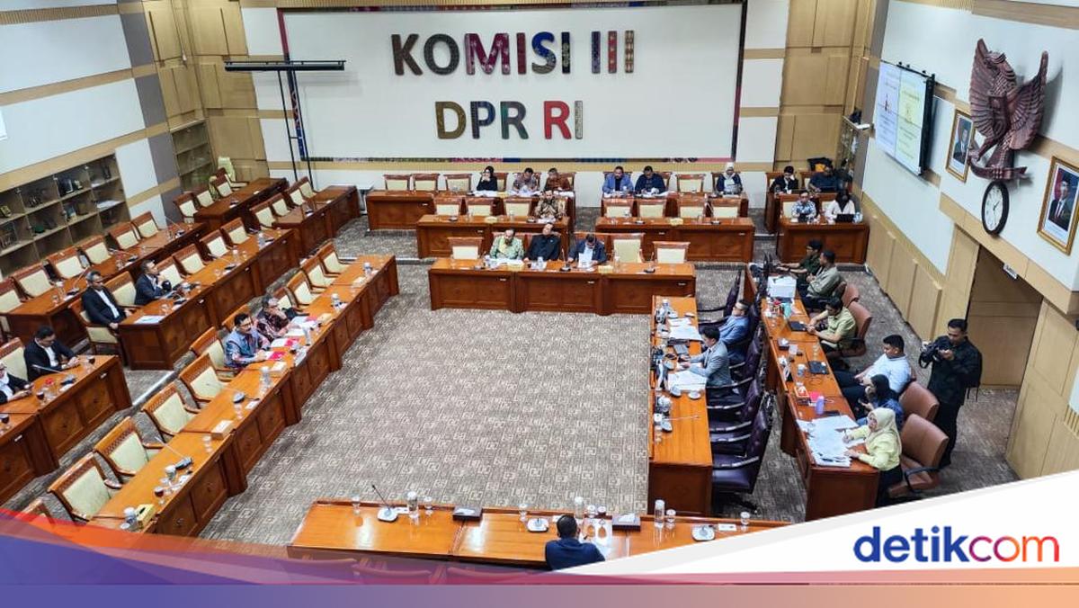 Komisi III DPR Undang MKMK Bahas Penetapan Adies Kadir Jadi Hakim MK
