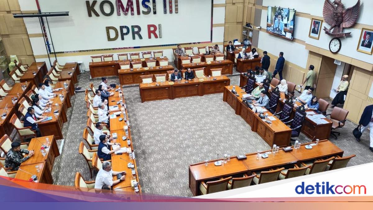 Rapat di Komisi III DPR, KSPSI hingga KSBSI Dukung Polri di Bawah Presiden