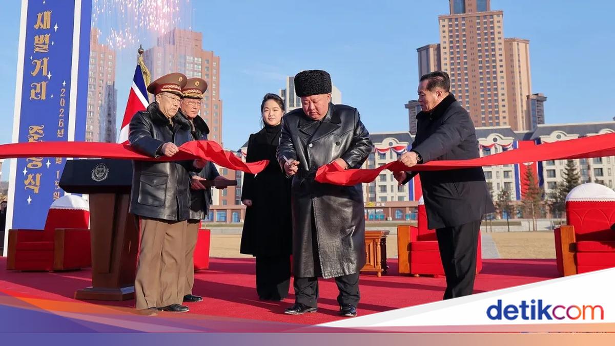 Kim Jong Un dan Putri Resmikan Perumahan untuk Keluarga Tentara Korut Gugur di Ukraina