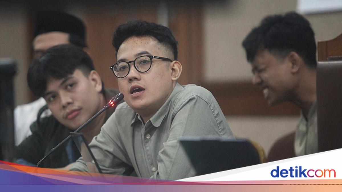 Delpedro Marhaen Gugat Pasal Penghasutan di KUHP ke MK