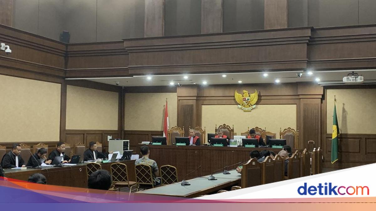 Tuntutan Jaksa ke Junaedi Saibih di Kasus Migor: 9 Tahun Penjara-Dipecat Dari UI