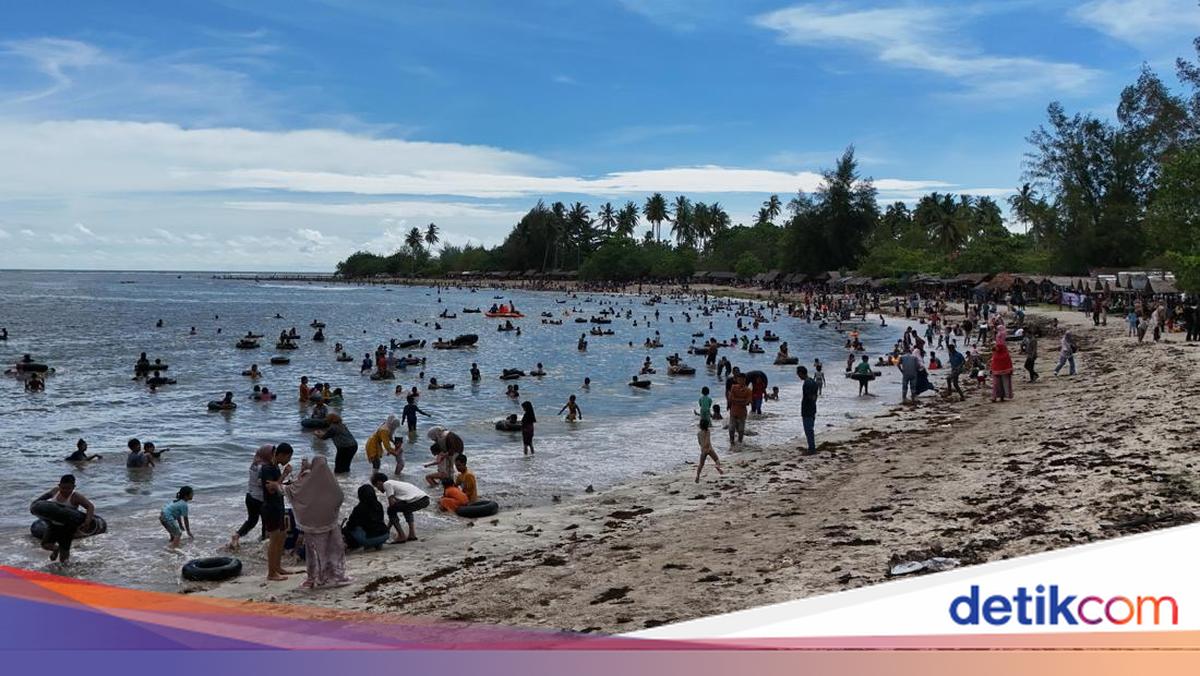 Tradisi Mandi Laut Jelang Ramadan, Warga Padati Pesisir Aceh Barat