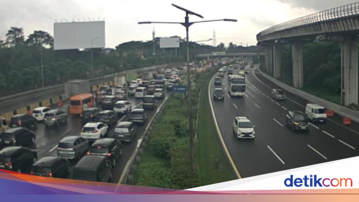 Lalin Interchange Cawang Macet 'Dikepung' Kendaraan dari Tol Luar Jakarta