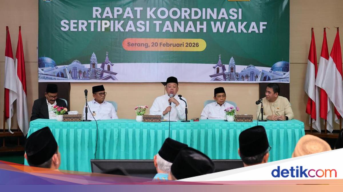 Nusron Serahkan 13 Sertipikat Tanah Wakaf di Banten: Ini Milik Umat Islam