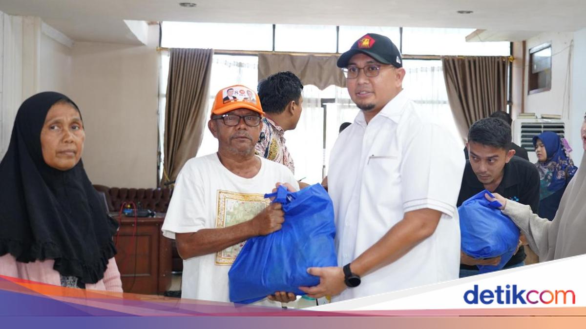 Andre Rosiade Bagikan 5.000 Paket Sembako ke Warga Pariaman
