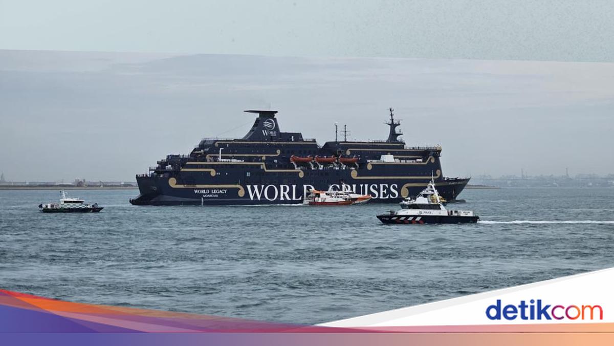 Detik-detik Evakuasi Kapal Pesiar Terbakar, 1 WNI Korbannya