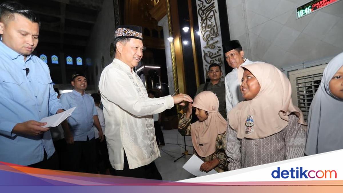 Kasatgas Tito Buka Bersama &amp; Serahkan Bantuan ke Masyarakat Lhokseumawe