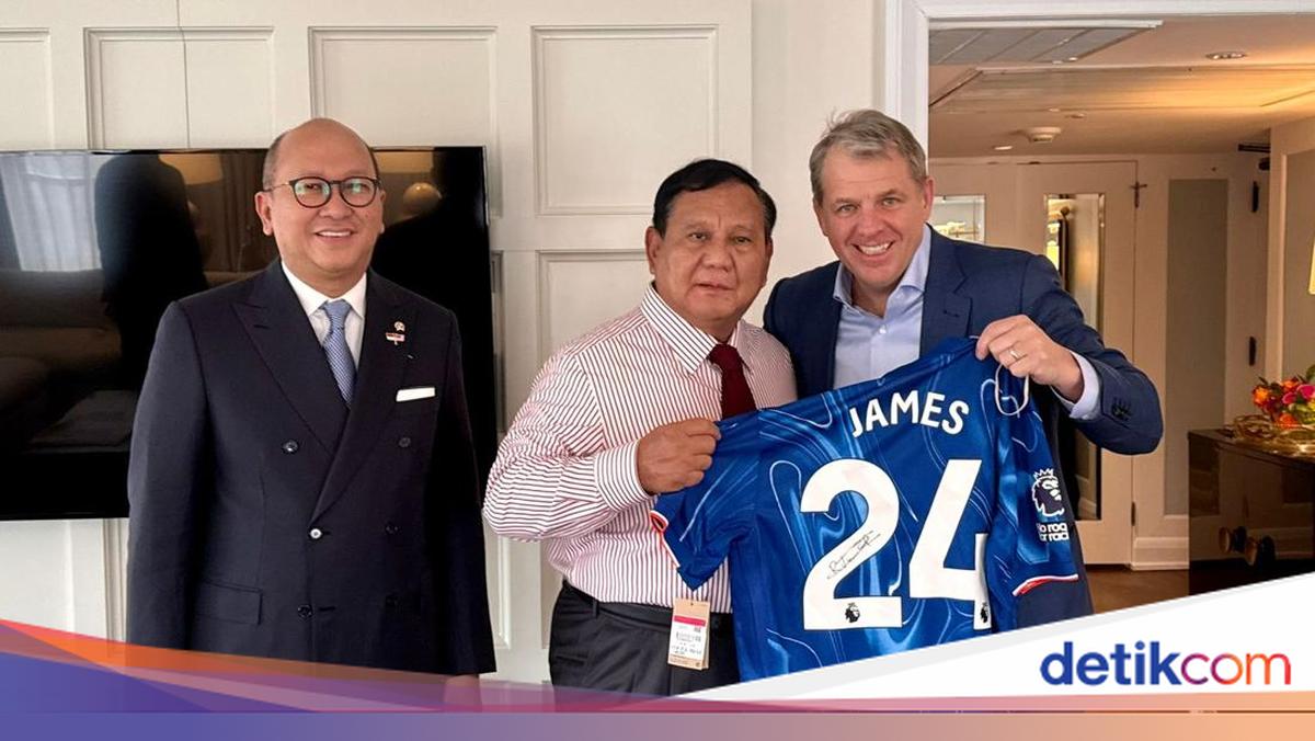 Prabowo Dapat Jersey Reece James saat Bertemu Pemilik Chelsea di AS