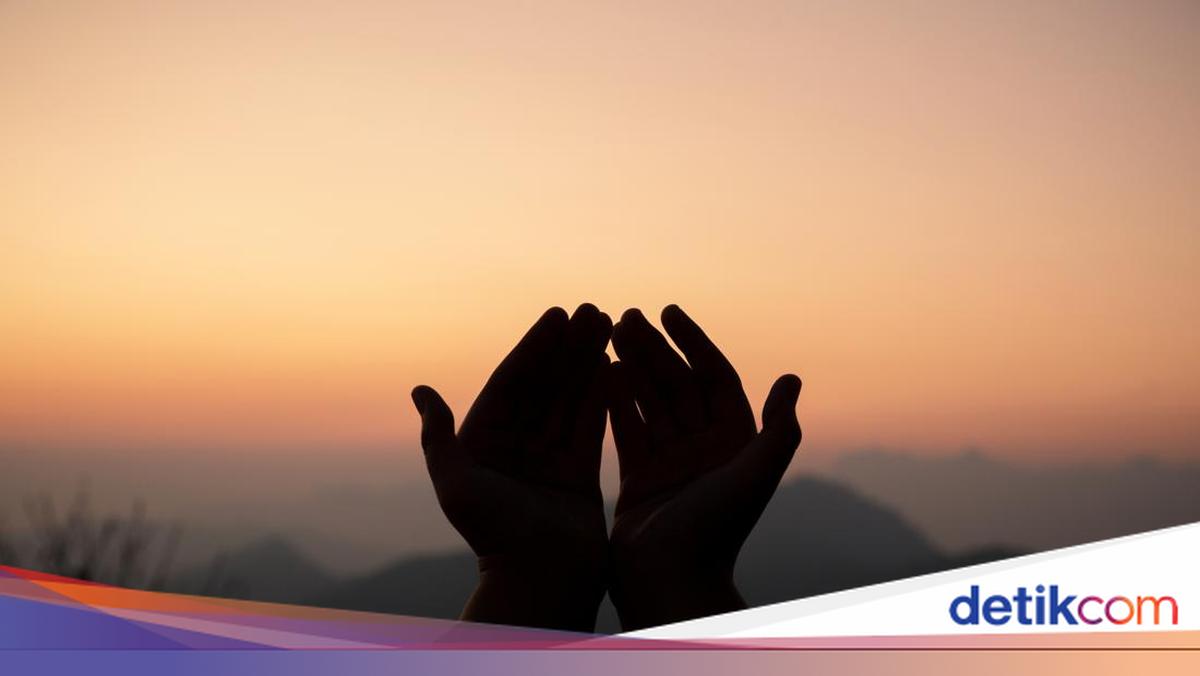 Bulan Syawal menjadi momen istimewa untuk meningkatkan amalan dan memperbanyak doa setelah Ramadan. Berikut 8 doa bulan Syawal yang dapat menjadi panduan agar ibadah semakin maksimal!