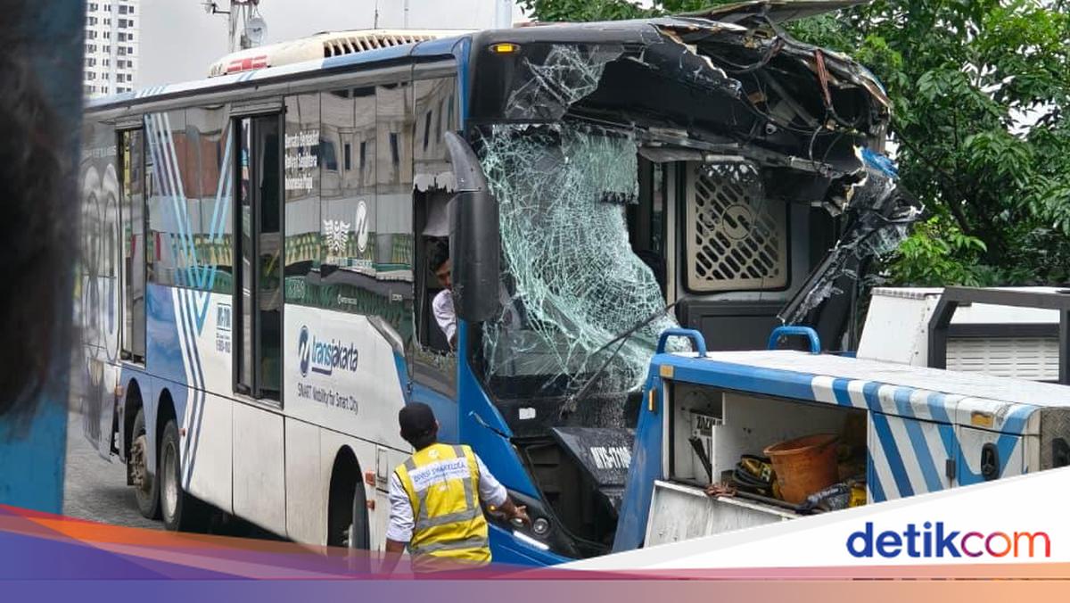 Polisi: Adu Banteng TransJ di Jalur 'Langit' karena Salah Satu Sopir Tertidur