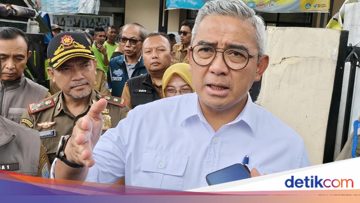 Farhan Mau Ubah Desain Trotoar di Bandung Demi Cegah Parkir Liar